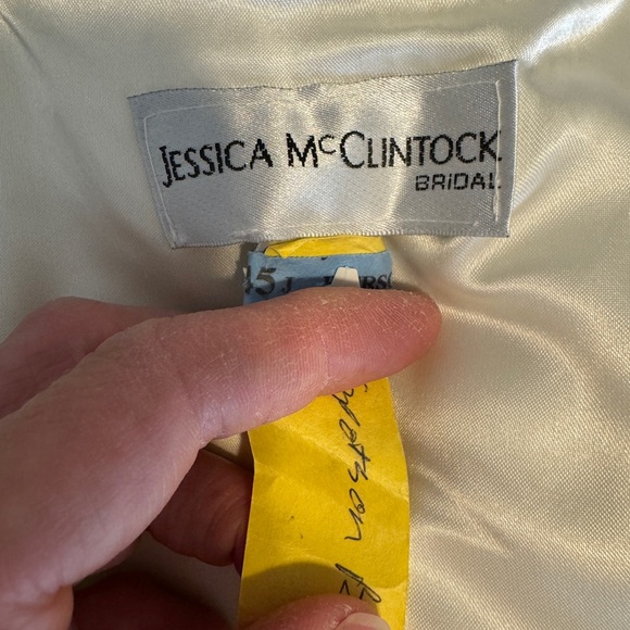Jessica McClintock Wedding dress size 6 - Picture 6 of 10